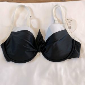 PROFILE BIKINI TOP.  BLACK AND WHITE.   UNDERWIRE, NEW WITH TAGS.